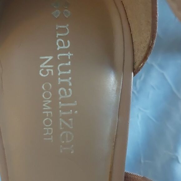 Naturalizer Derive Strappy Heels - Picture 4 of 5